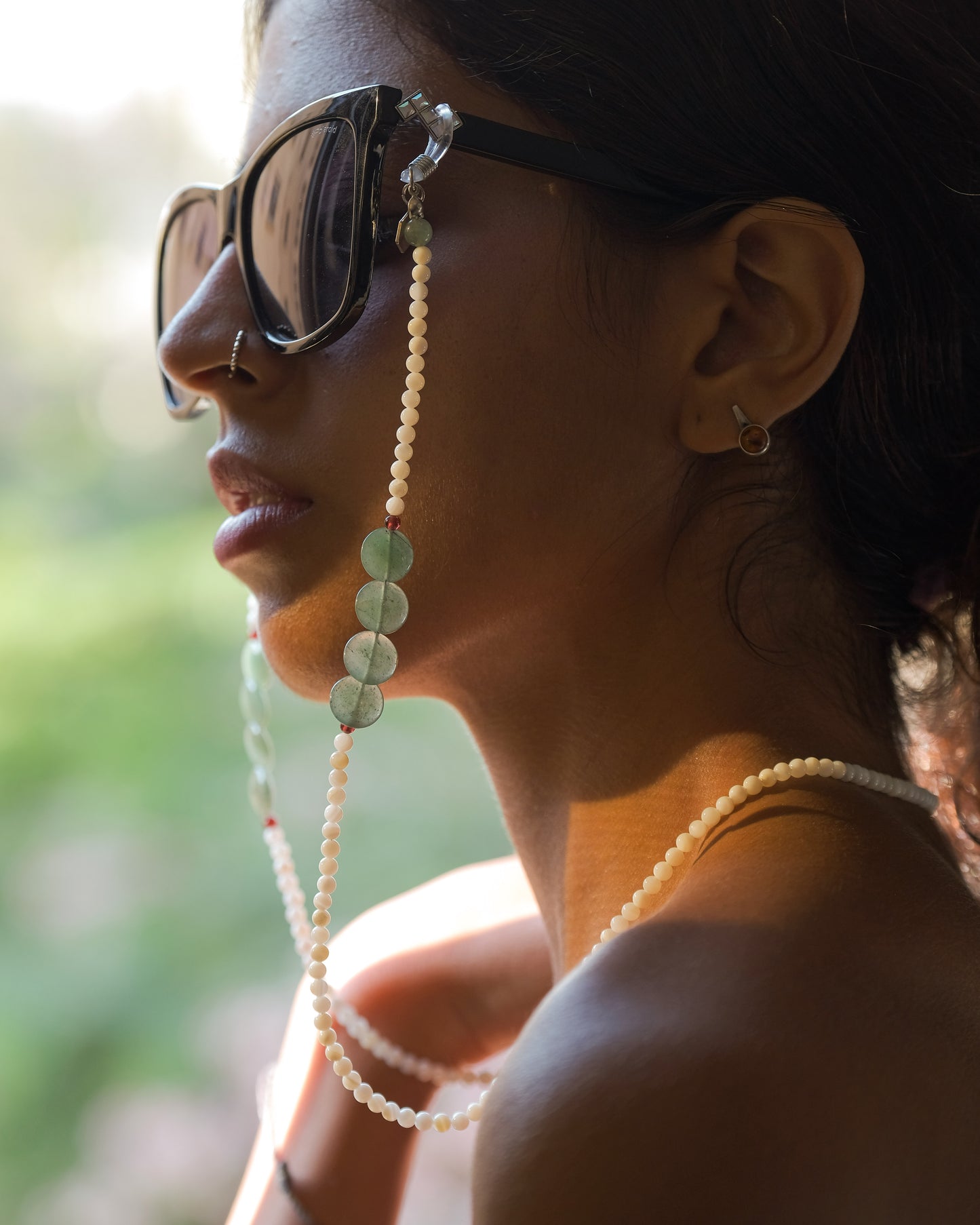 white glasses chain