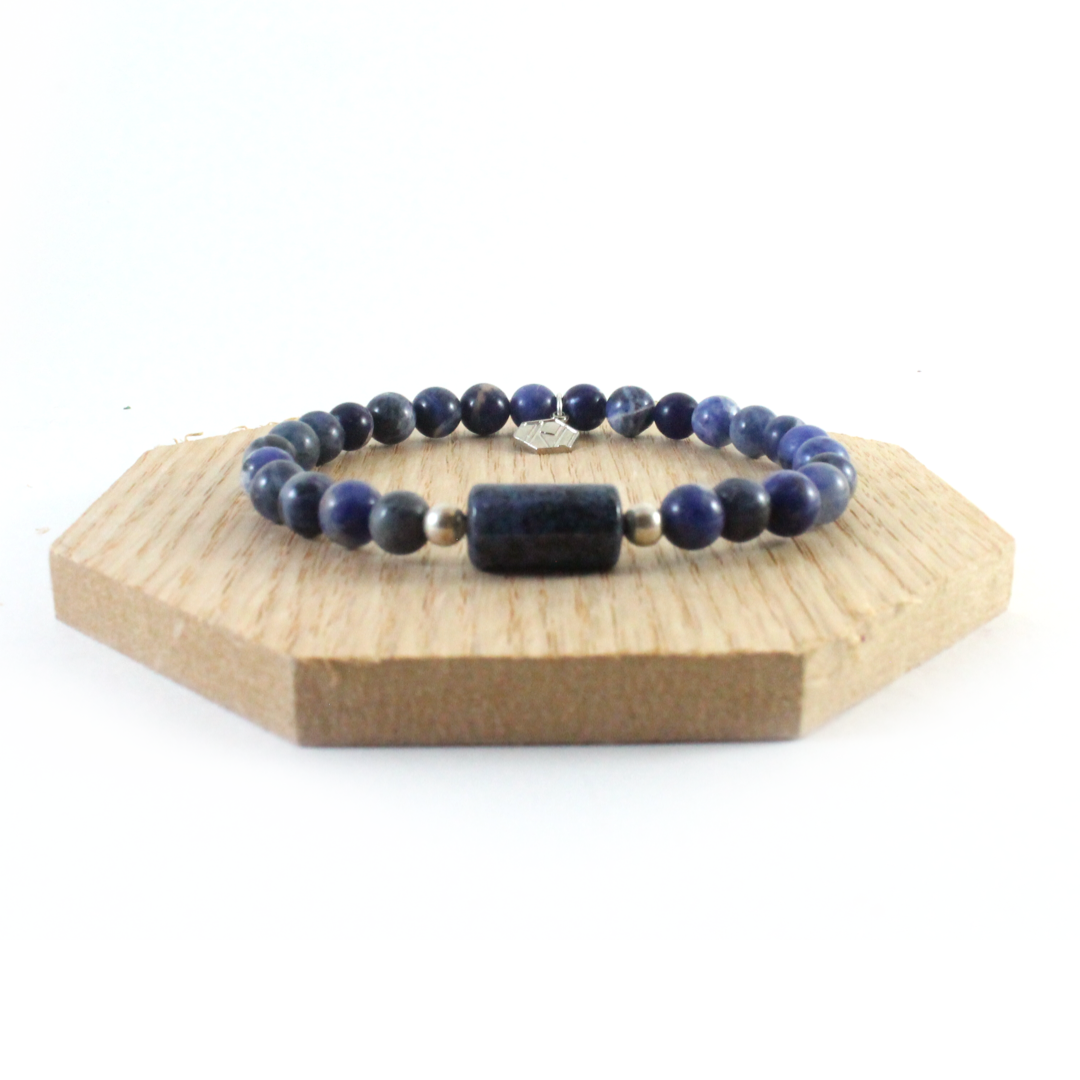 Sodalite and lapis lazuli beaded bracelet